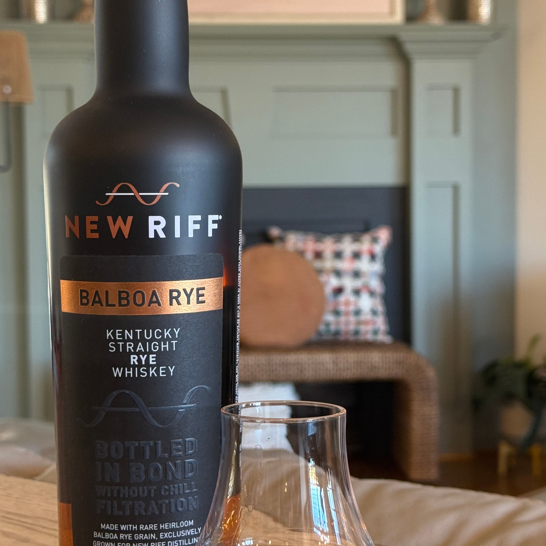 Five Minute Fridays(FMF):New Riff Balboa Rye 95.5 Review: Creamy, Fruity, and a Rye to Watch in 2026